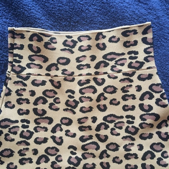 BCBG MAXAZRIA vintage leopard print skirt - Picture 2 of 5